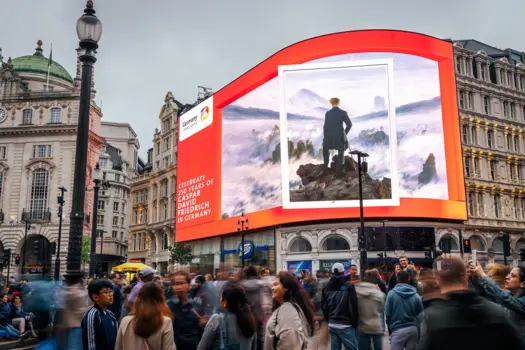 Caspar David Friedrich Lights Up Piccadilly