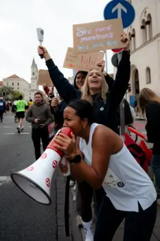 MARATHON MÜNCHEN by Brooks