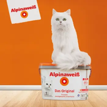 Alpinaweiß Katze goes digital - ein Werbeklassiker erfindet sich neu.